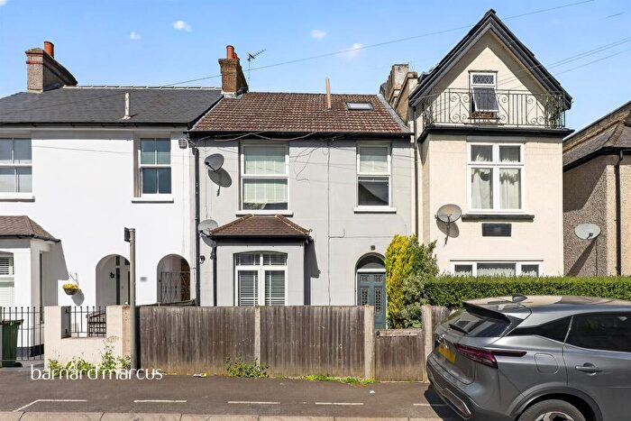 2 Bedroom Maisonette For Sale In Washington Road, Worcester Park, KT4