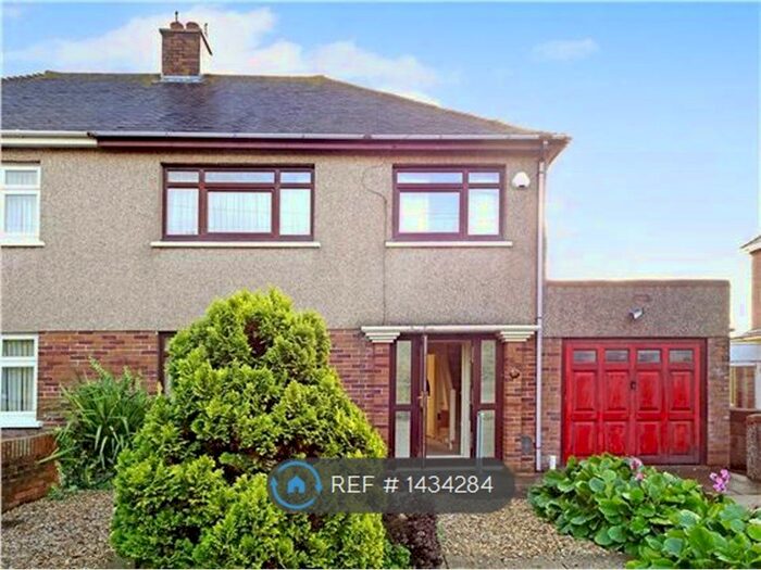 4 Bedroom Semi-Detached House To Rent In Brian Crescent, Porthcawl, CF36