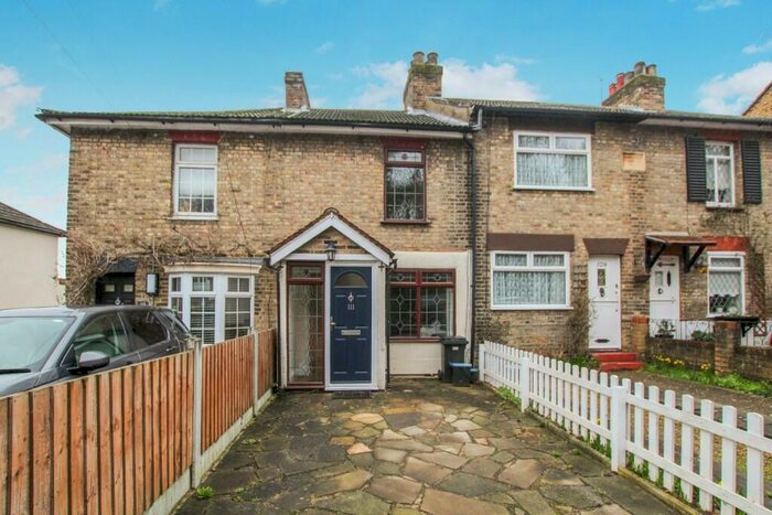 2 Bedroom Terraced House To Rent In Crescent Road, Brentwood, Essex, CM14
