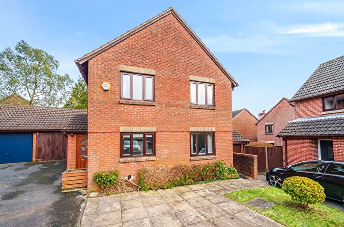 3 Bedroom Detached House For Sale In Harvest Close, Winchester, Hampshire, SO22