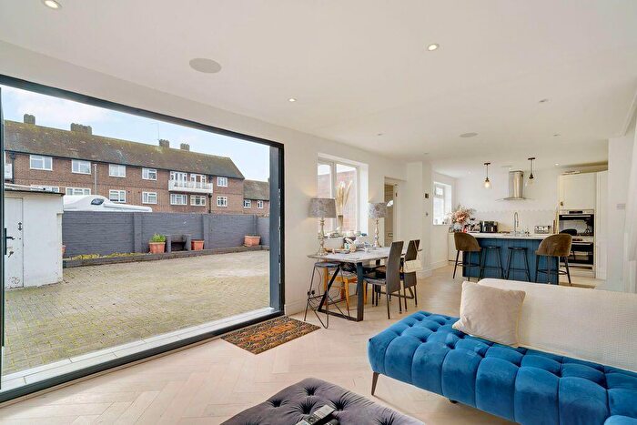 3 Bedroom Semi Detached House For Sale In Rowditch Lane, Battersea, SW11