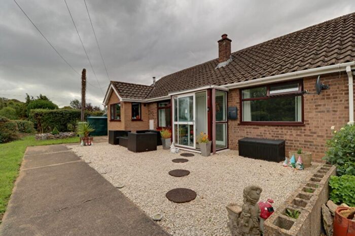 3 Bedroom Semi-Detached Bungalow For Sale In Bridge End, Colsterworth, Lincs, NG33