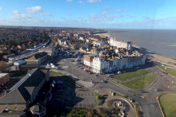 3 Bedroom Flat To Rent In All Saints Avenue, Margate, CT9