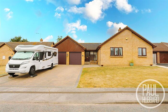 5 Bedroom Detached Bungalow For Sale In Magdalen Close, Gunton, NR32