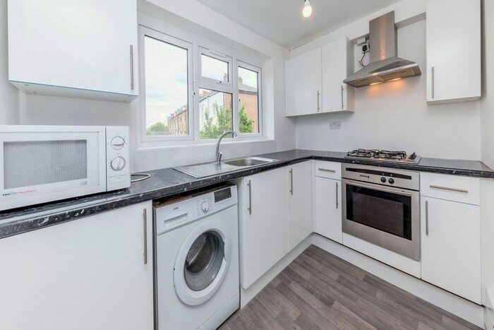 6 Bedroom Flat To Rent In Hazellville Road, London, N19