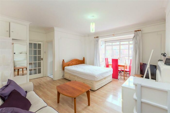 Flat To Rent In Rossmore Court, Park Road, London, NW1