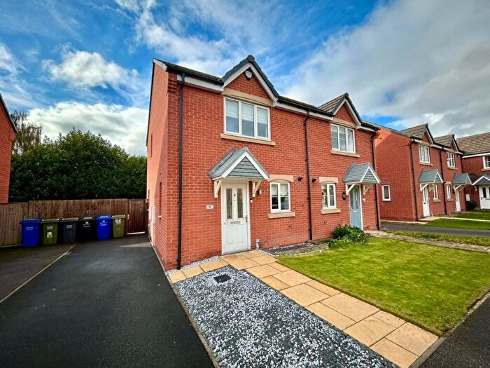 2 Bedroom House To Rent In Manor House Court, Chesterfield, S41