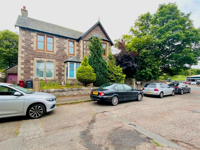 3 Bedroom Flat For Sale In Lake Avenue, Lanark, ML11