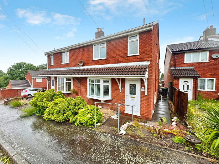 3 Bedroom Semi Detached House For Sale In Windmill Street, Church Gresley, DE11