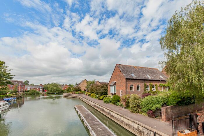 1 Bedroom Flat To Rent In Shirelake Close, Oxford, OX1