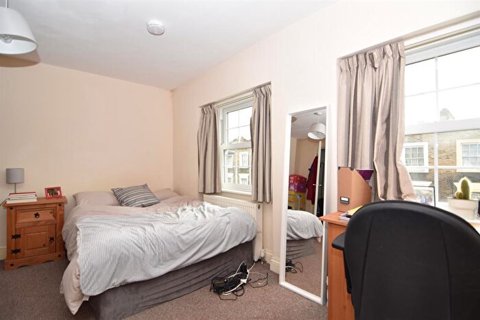 3 Bedroom Flat To Rent In Royal College Street, London, NW1