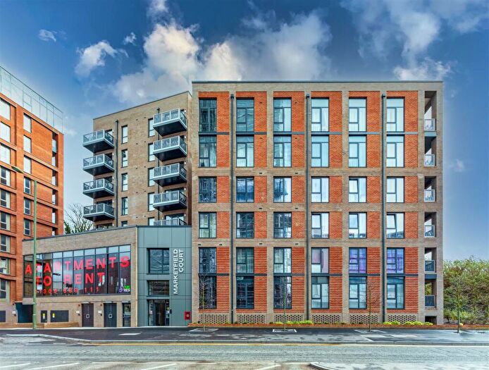 2 Bedroom Flat To Rent In Marketfield Way, Redhill, RH1