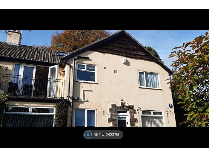 2 Bedroom Flat To Rent In Elmete Court, Leeds, LS8