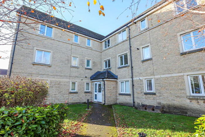 2 Bedroom Apartment For Sale In Harrier Close, Calne, Wiltshire, SN11