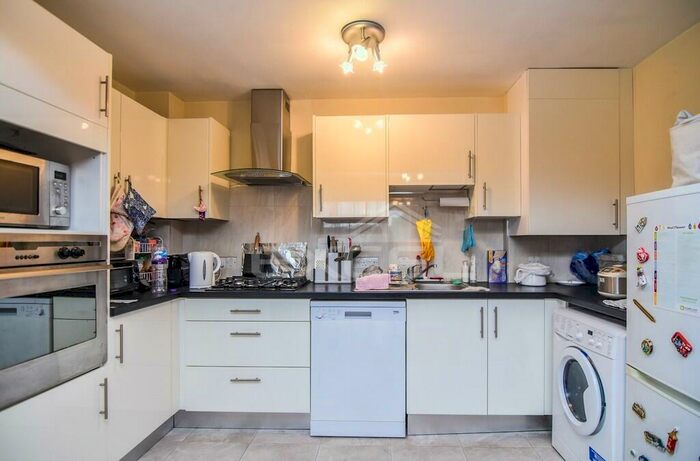 1 Bedroom Apartment To Rent In Acacia Road, St Johns Wood, London, NW8