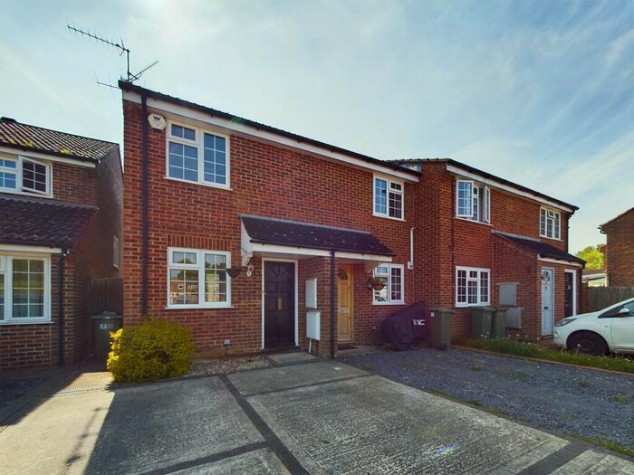 2 Bedroom End Of Terrace House To Rent In Wakehurst Mews, Horsham, RH12