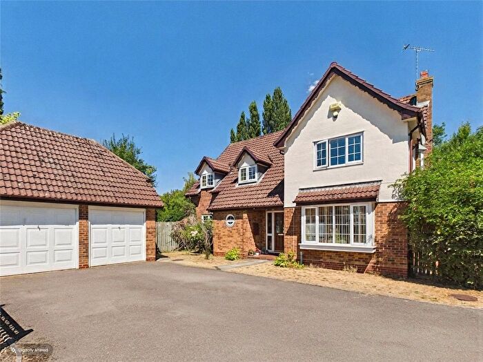 5 Bedroom Detached House For Sale In Thornbers Way, Charvil, Reading, Berkshire, RG10