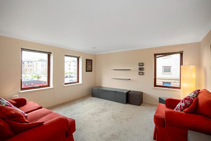 2 Bedroom Flat To Rent In North Werber Place, Fettes, Edinburgh, EH4