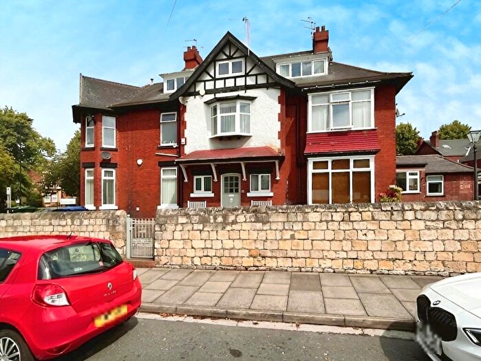 2 Bedroom Flat To Rent In Lawn Road, Doncaster, South Yorkshire, DN1