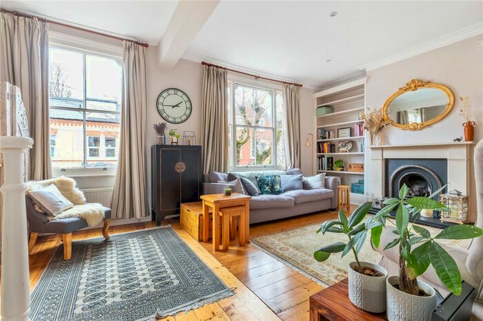 3 Bedroom Flat To Rent In Werter Road, London, SW15