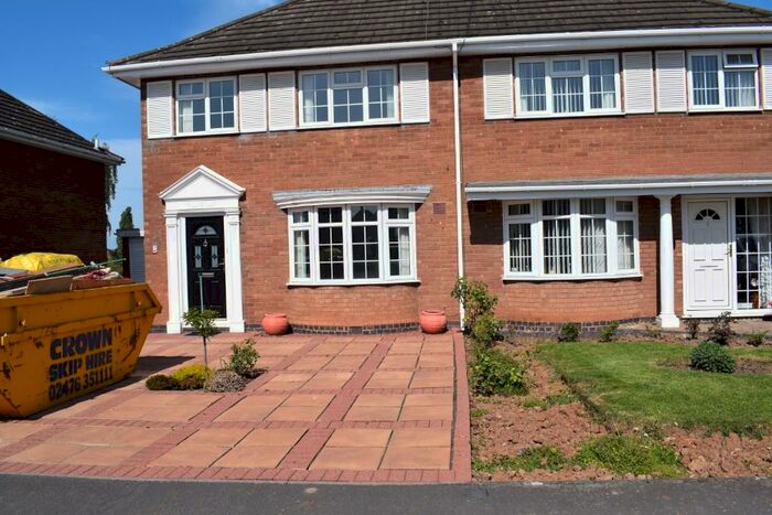 3 Bedroom Semi-Detached House To Rent In Bladon Close, Nuneaton, Warwickshire, CV11