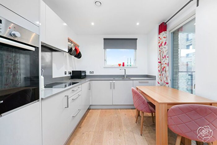1 Bedroom Flat For Sale In Prairie Building, Liberty Bridge Road, Stratford, E15