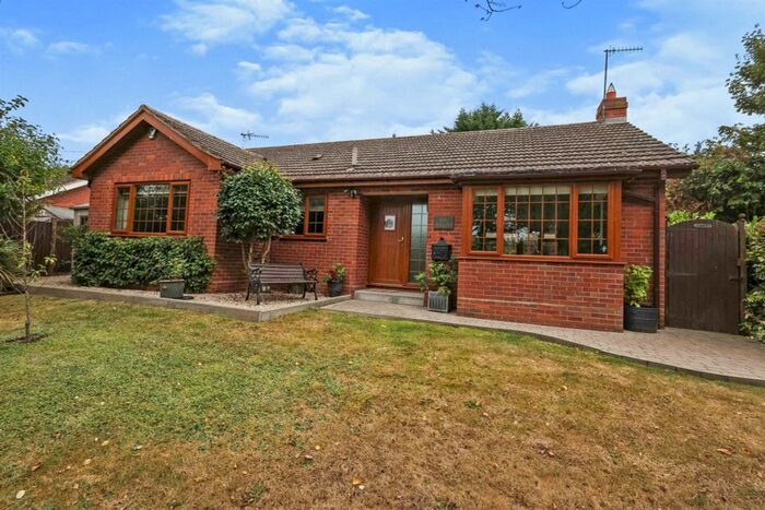 3 Bedroom Bungalow For Sale In Upton Road, Callow End, Worcester, WR2