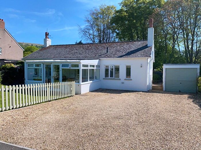 3 Bedroom Detached Bungalow For Sale In Oak Tree Lane, Gilwern, NP7