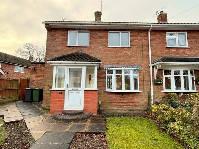 2 Bedroom House To Rent In Simms Lane, Wythall, B47
