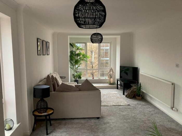 1 Bedroom Flat To Rent In Y Rhodfa, Barry, CF63