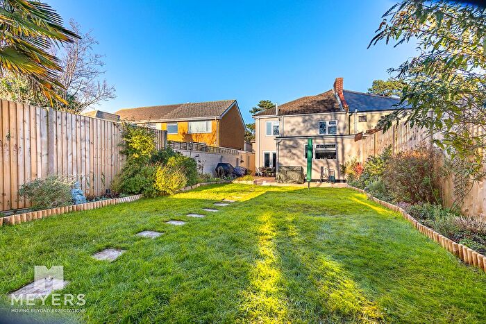 4 Bedroom Semi-Detached House For Sale In Fitzmaurice Road, Christchurch, BH23