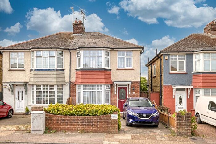3 Bedroom Semi-Detached House For Sale In Westover Road, Broadstairs, Kent, CT10