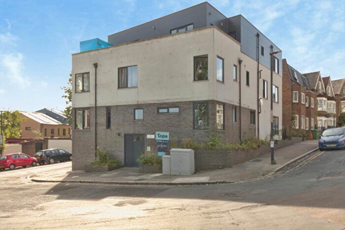 2 Bedroom Maisonette For Sale In Manthorp Road, London, London, SE18