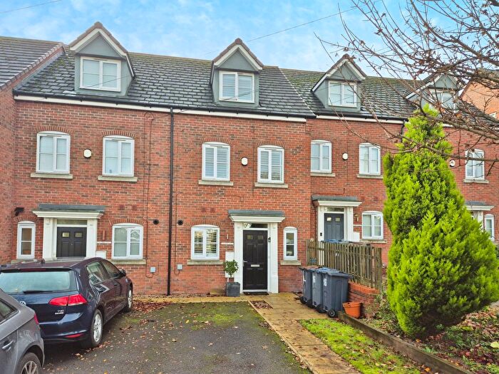 4 Bedroom Town House For Sale In Tennal Road, Birmingham, B32