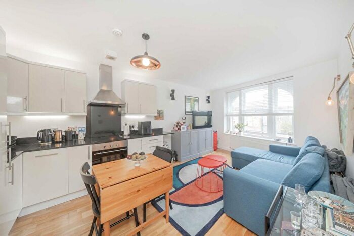 1 Bedroom Flat For Sale In Willesden Lane, Brondesbury Park, NW6