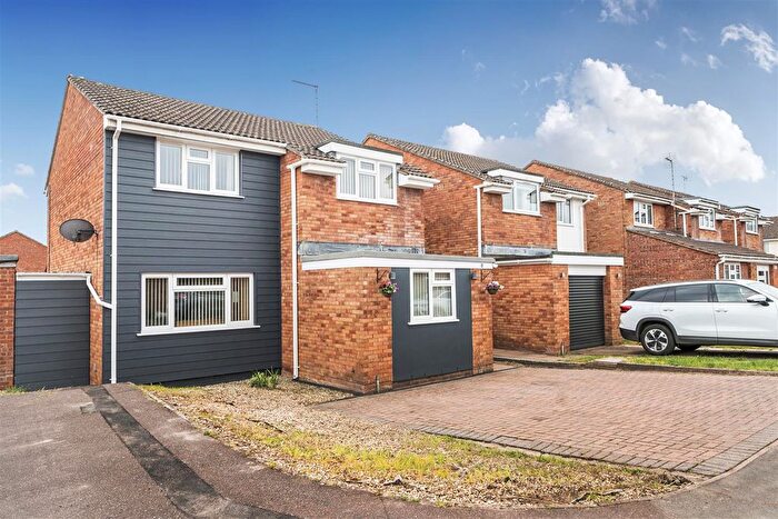 4 Bedroom Detached House For Sale In Bartlett Close, Taunton, TA1