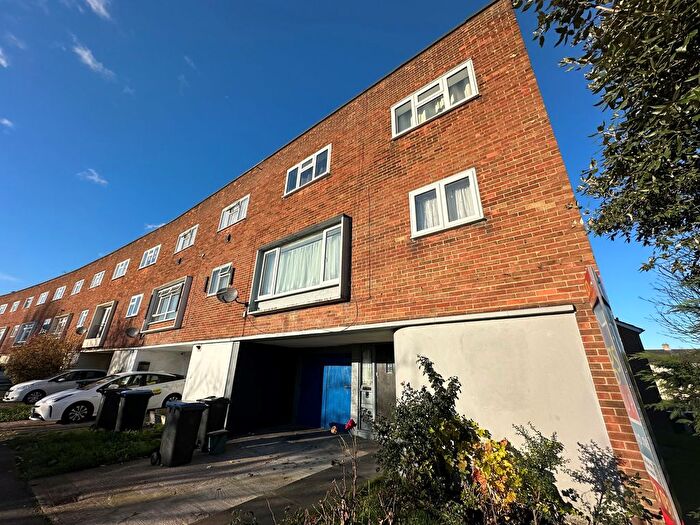 5 Bedroom Town House To Rent In Orchard Croft, Harlow, CM20
