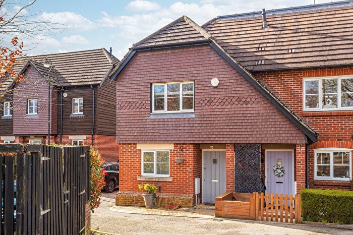 2 Bedroom End Of Terrace House To Rent In West Street, Dormansland, RH7