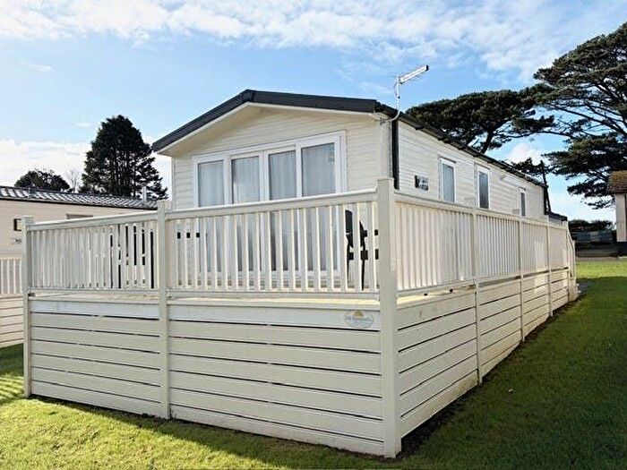 2 Bedroom Mobile/park Home For Sale In Polperro Road, Looe, PL13