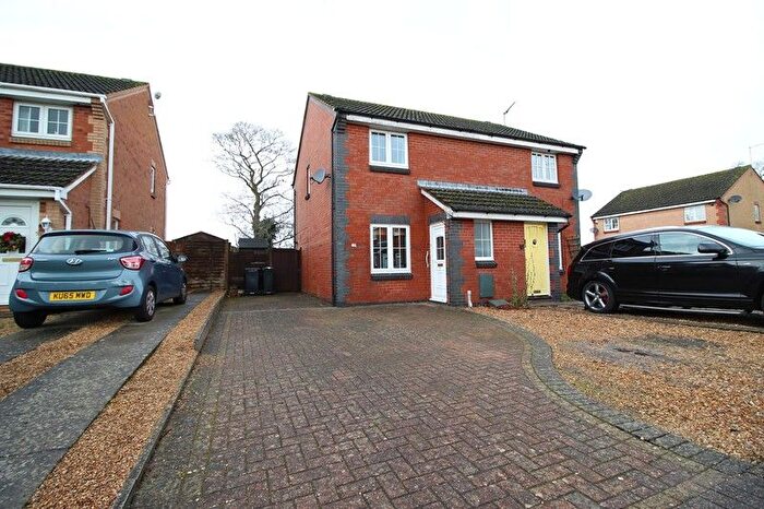 2 Bedroom Semi-Detached House To Rent In Greenacre Drive, Rushden, NN10