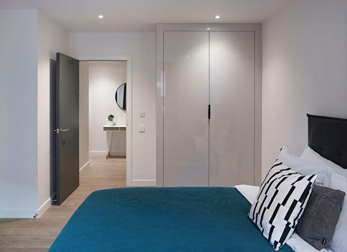 2 Bedroom Flat To Rent In Parkes Street, East Village, E20