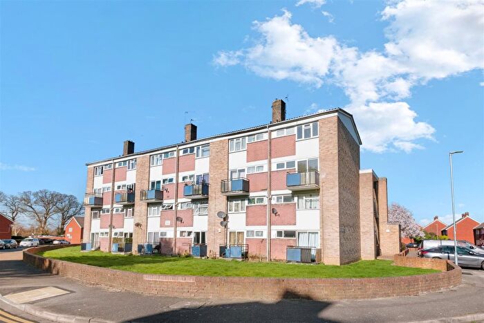 2 Bedroom Flat For Sale In Exmouth Road, Hayes, UB4