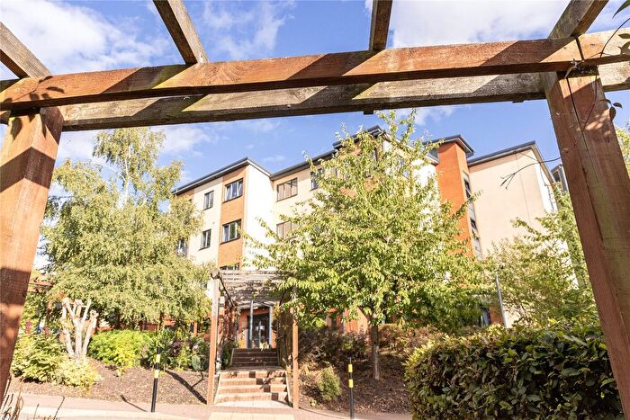 2 Bedroom Flat For Sale In Queensway, Oldbury, West Midlands, B68