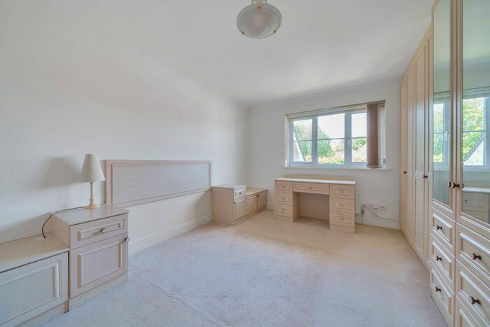 2 Bedroom Flat To Rent In Uxbridge Road, Hatch End, Pinner, HA5