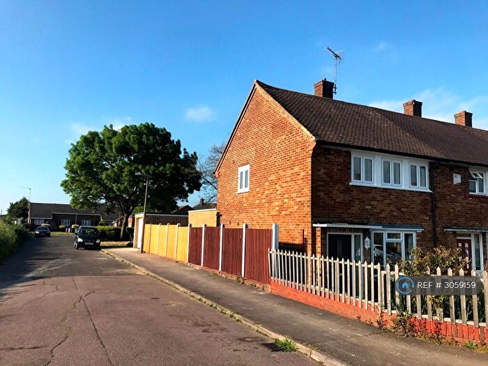 3 Bedroom Semi-Detached House To Rent In Daiglen Drive, South Ockendon, RM15