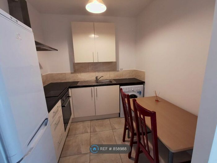 2 Bedroom Flat To Rent In Liverpool, Liverpool, L7