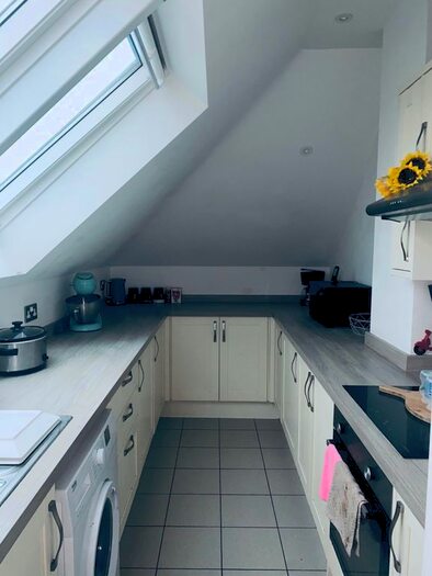 2 Bedroom Flat To Rent In Station Road, Hayling Island, PO11