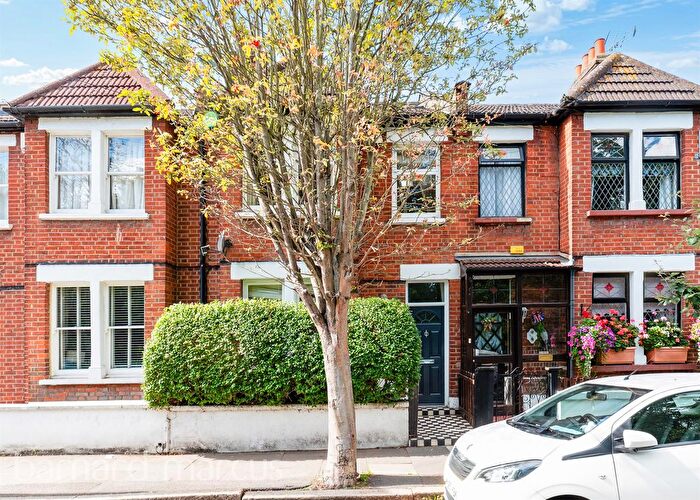 3 Bedroom Terraced House For Sale In Wandle Bank, London, SW19
