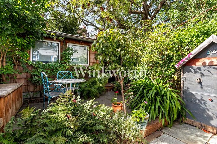 1 Bedroom Flat For Sale In Clinton Road, London, N15