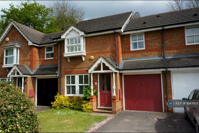 3 Bedroom Terraced House To Rent In Verbena Close, Winnersh, Wokingham, RG41